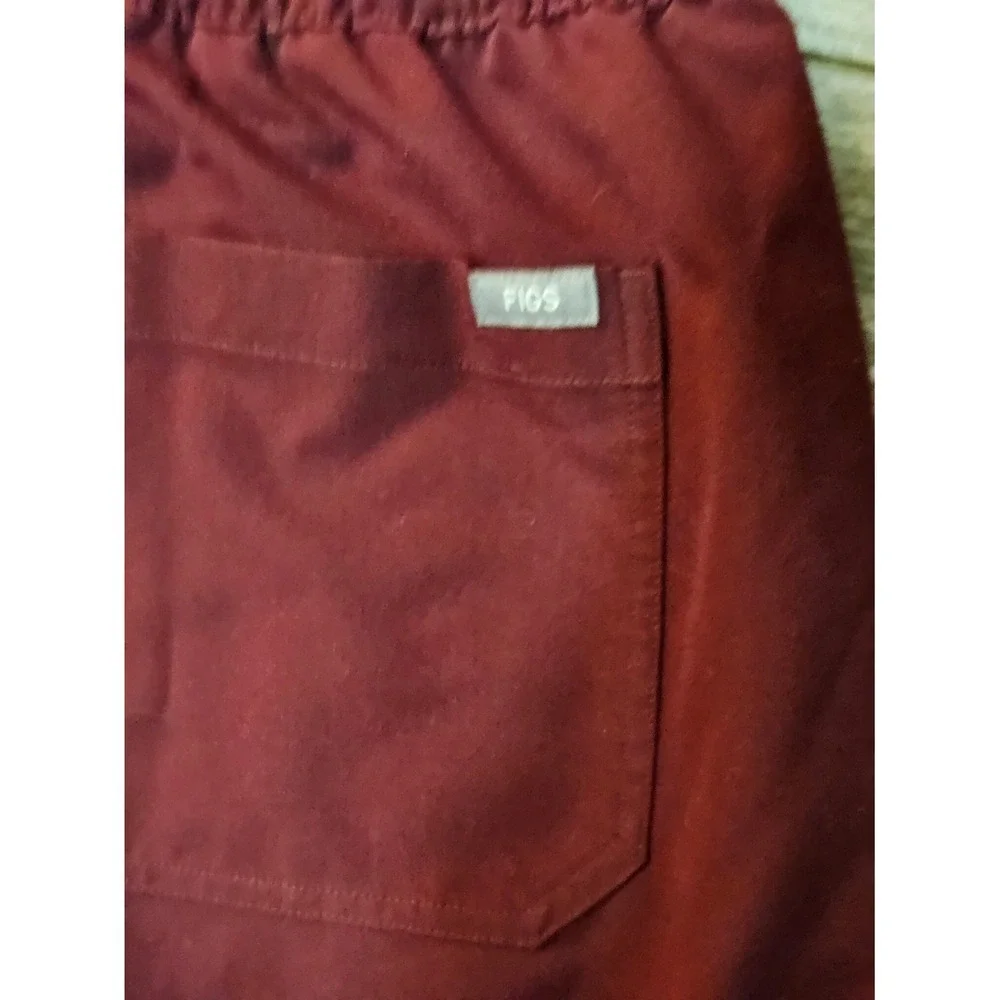 Figs Men's Cairo Burgundy Straight Cargo Scrub Pants Size Xlarge Short